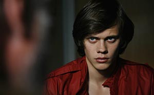Bill Skarsgård in "Behind Blue Skies". Photo: Göran Hallberg/Nordisk Film